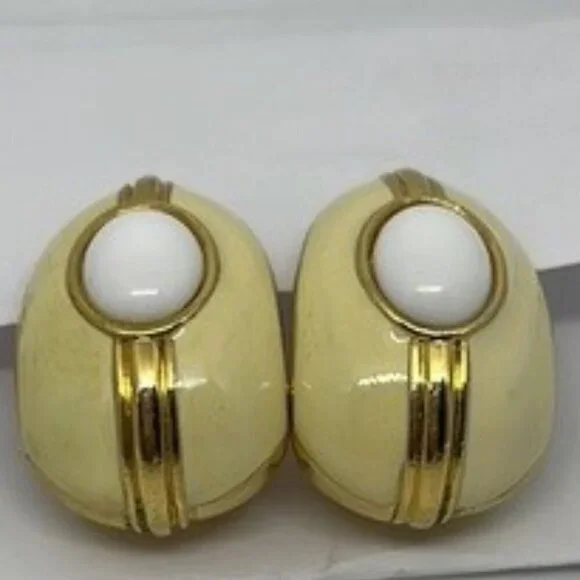 Vintage Gold Tone and Cream Enamel with Thermoset Cabochon Pierced Earrings - Picture 3 of 8